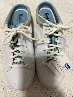 New Keds White Lace-Up Sneakers with Blue and Green Stripe. Micro Stretch.